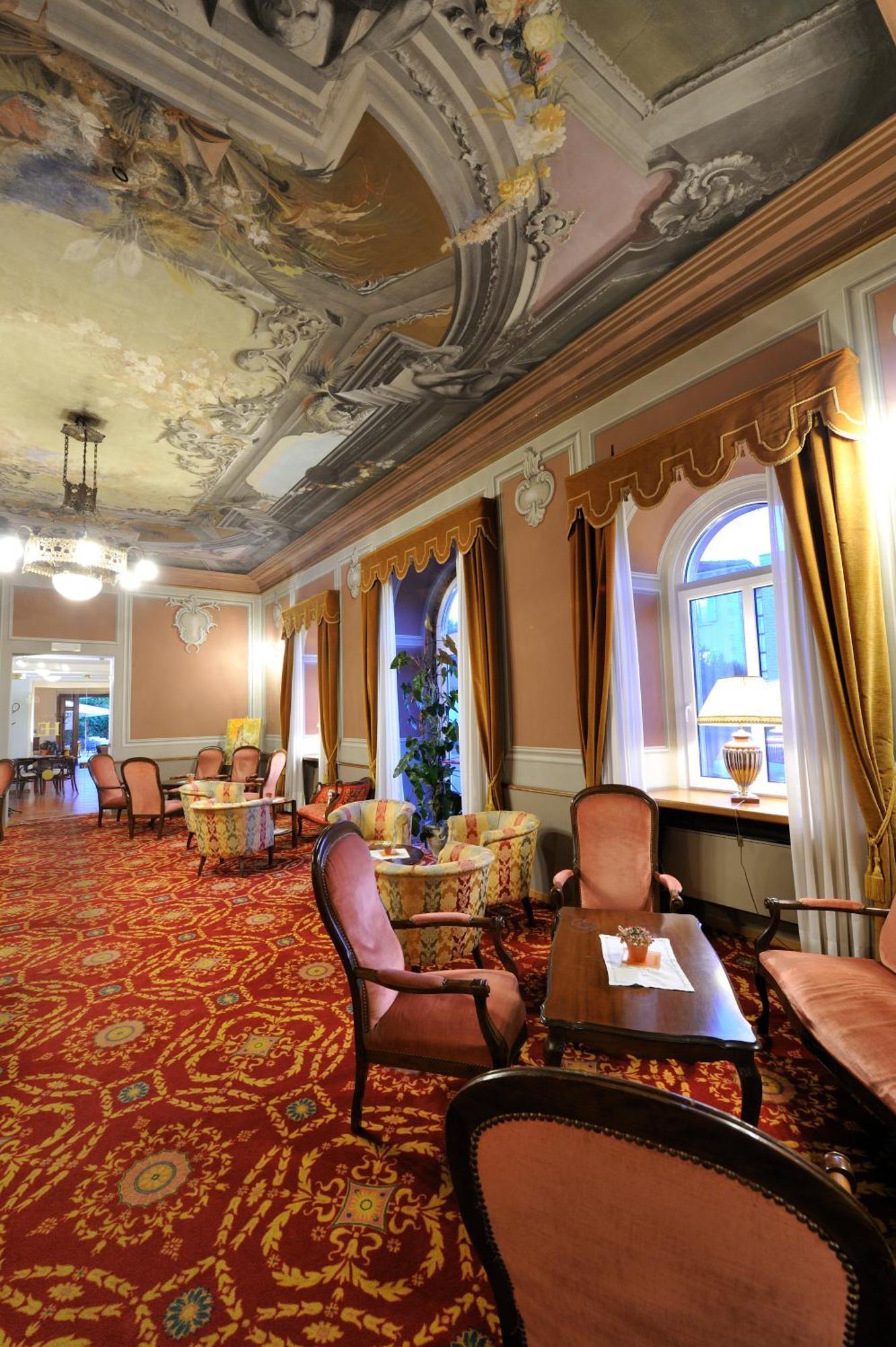 Hotel Eden Levico Terme Exteriör bild
