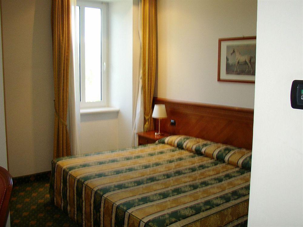 Hotel Eden Levico Terme Exteriör bild