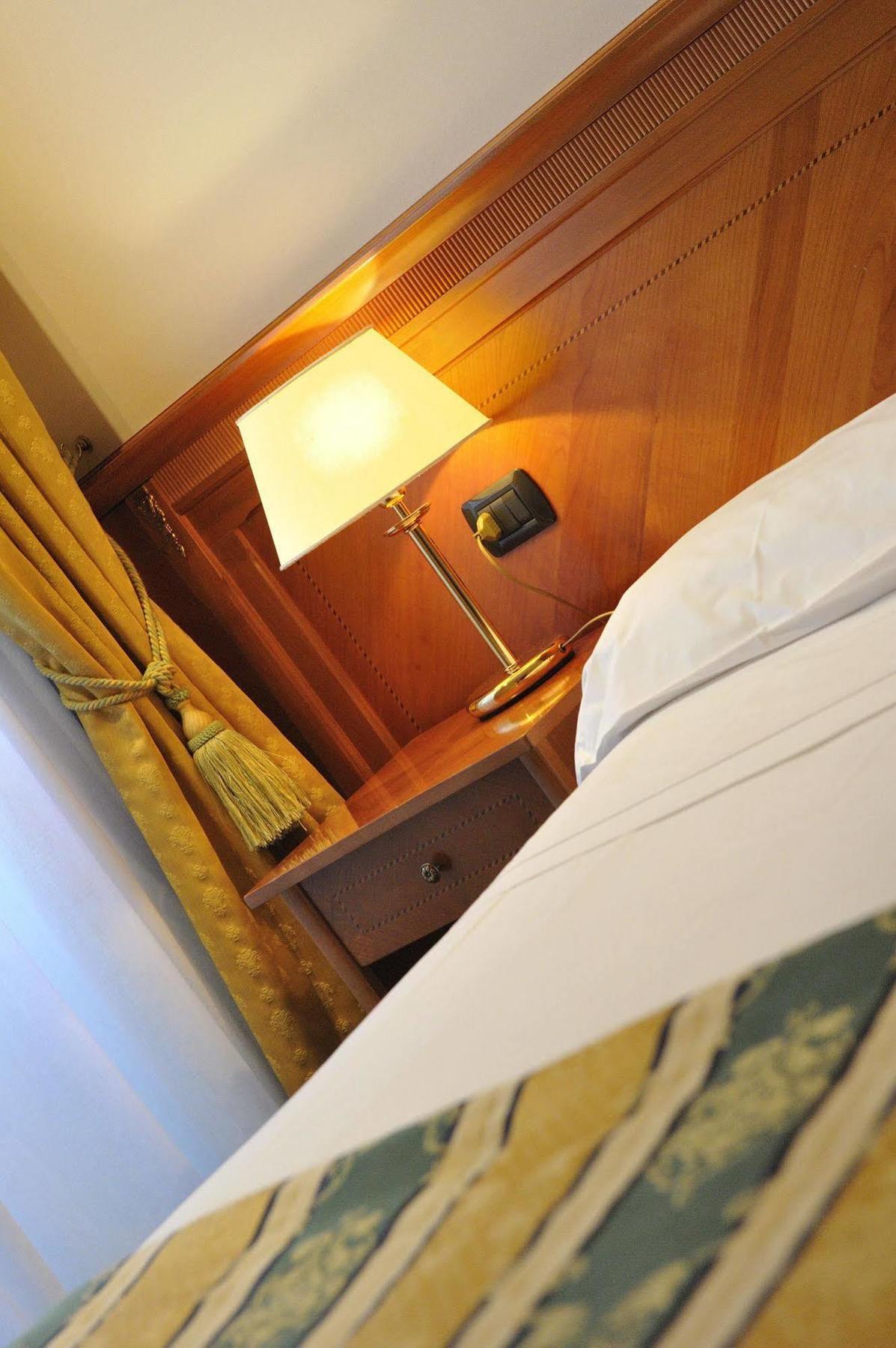 Hotel Eden Levico Terme Exteriör bild